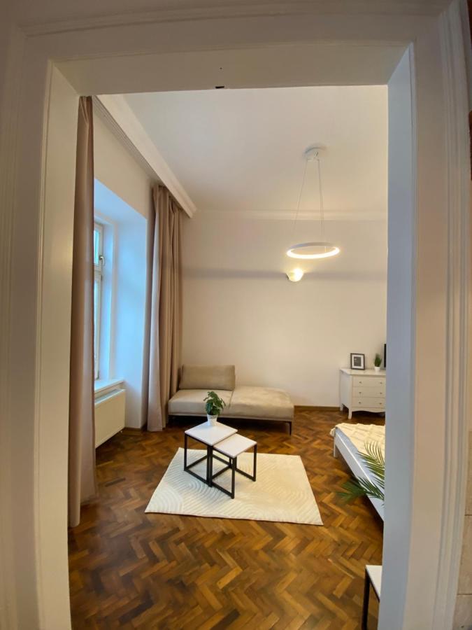 Apartment In City Center Kosice Ngoại thất bức ảnh